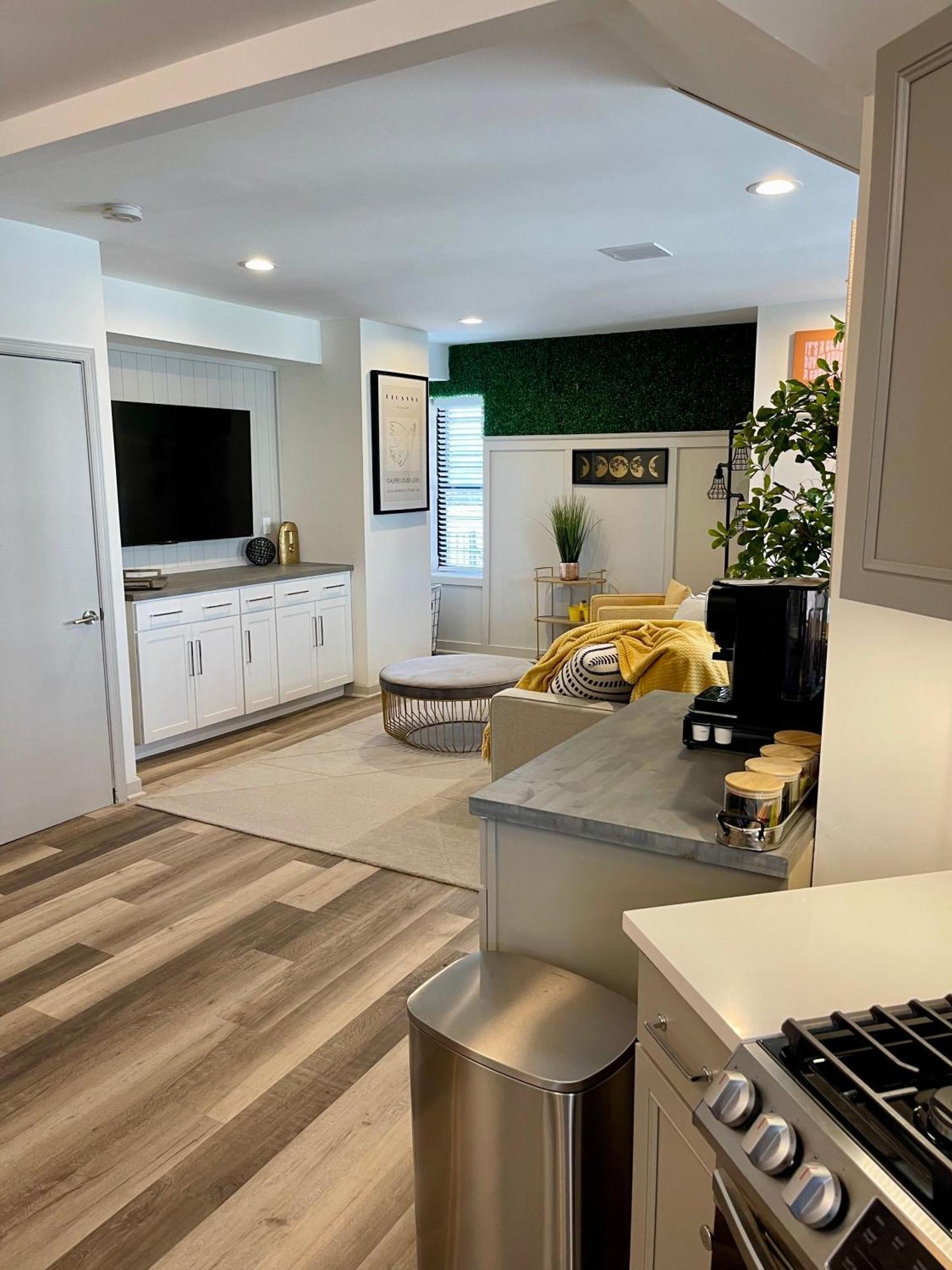 Modern Fully Renovated Suite & Loft In Downtown トレントン エクステリア 写真