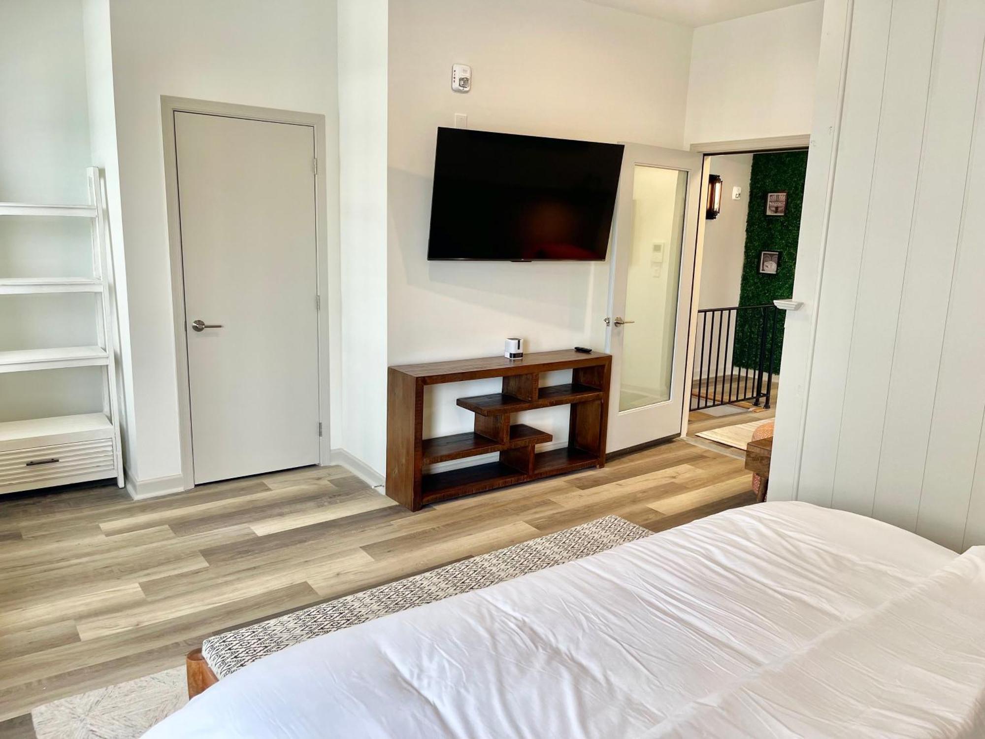 Modern Fully Renovated Suite & Loft In Downtown トレントン エクステリア 写真