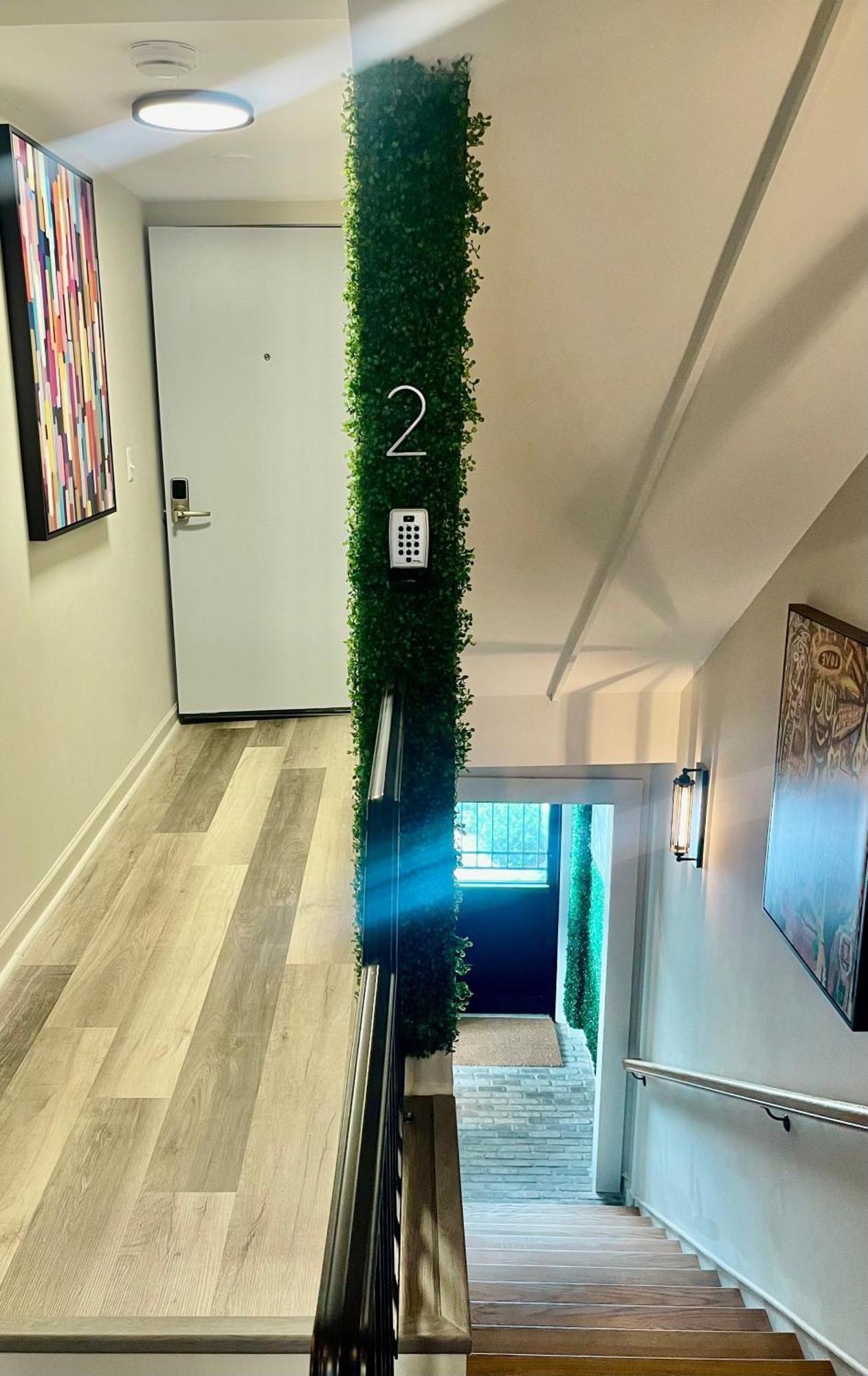 Modern Fully Renovated Suite & Loft In Downtown トレントン エクステリア 写真