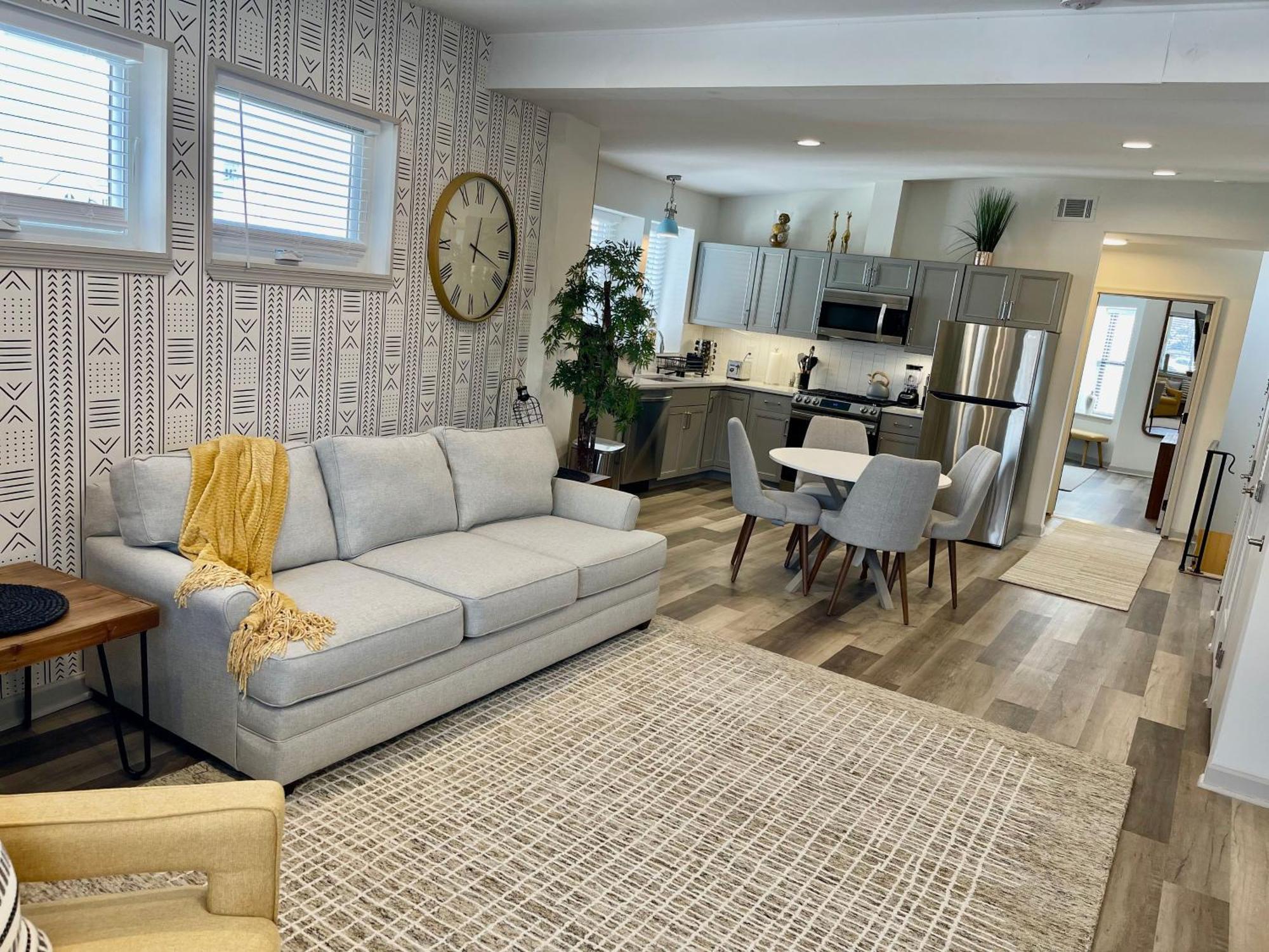 Modern Fully Renovated Suite & Loft In Downtown トレントン エクステリア 写真